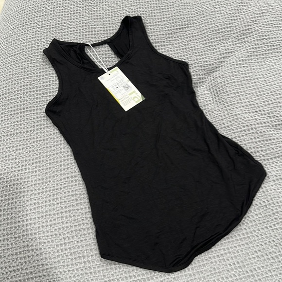 HALARA Tops - 🔥SEND OFFERS🔥 NWT Halara Top